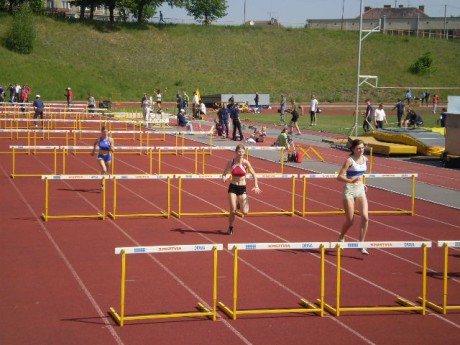 Romana Šutová-rozběh 100mpř.JPG