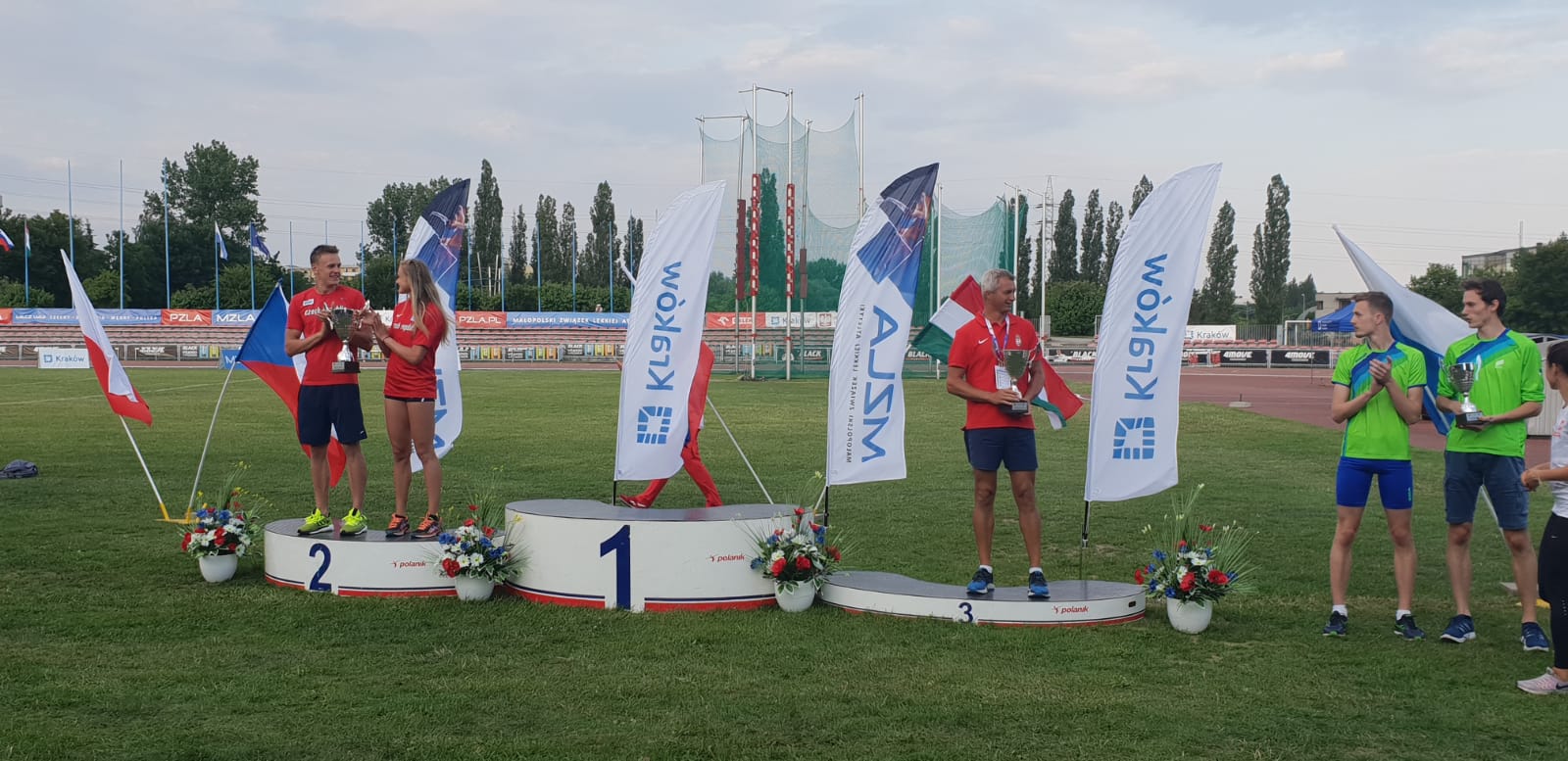 10ecfbd0-109e-4dba-b061-54157048cf26